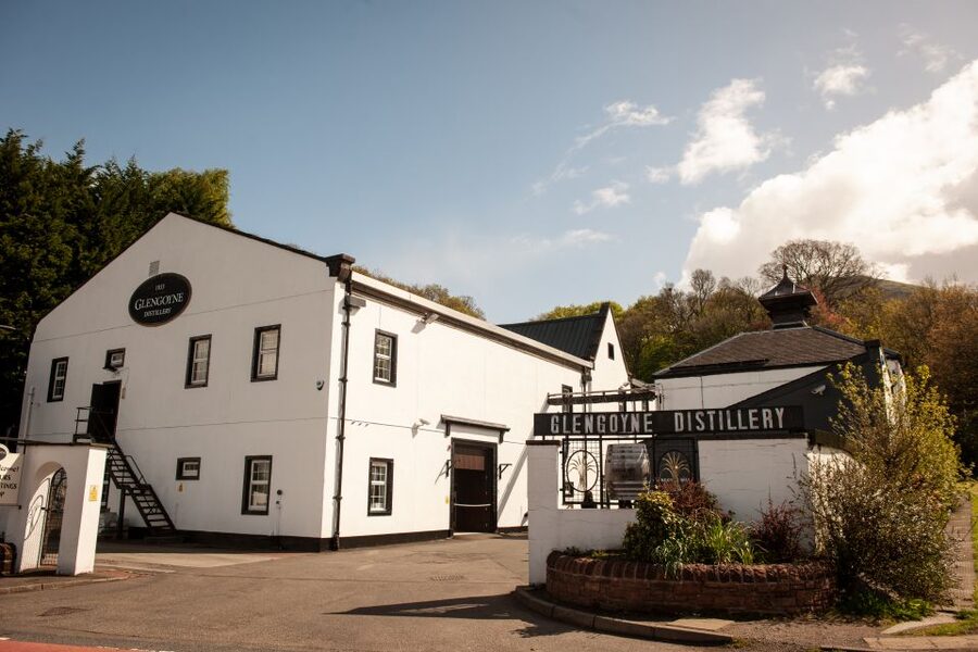 From Edinburgh: Discovering Malt Whisky Day Tour with Entry - Who should book this whisky-and-loch day trip