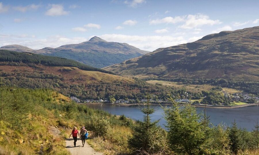 From Edinburgh: Glasgow & Scottish lakes Spanish Tour - Aberfoyle: a charming village stop and a real breather