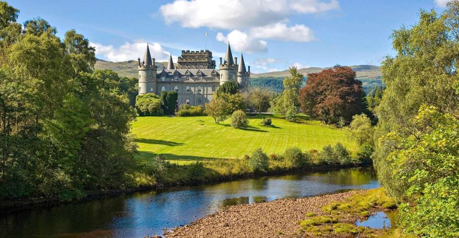 From Edinburgh: Loch Lomond and the West Highlands Day Tour - Tyndrum comfort break: small stop, big morale