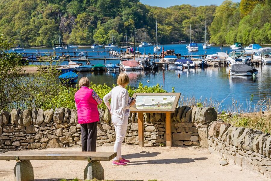 From Edinburgh: Loch Lomond, Kelpies & Stirling Castle Tour - Meeting in Edinburgh and getting comfortable for a 9-hour circuit