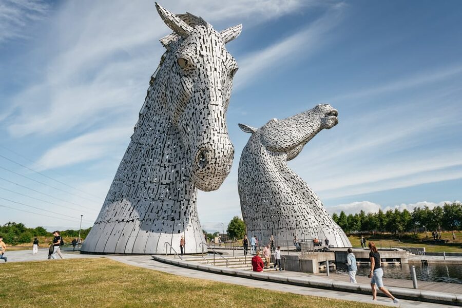 From Edinburgh: Loch Lomond, Stirling Castle & Kelpies Tour - Kelpies first: 30m sculptures and a folklore-ready photo stop
