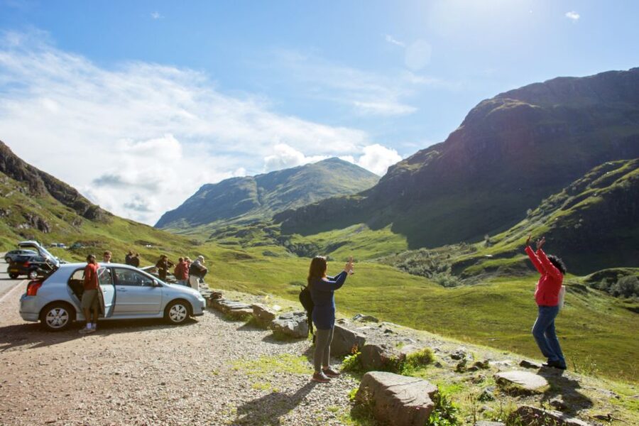From Edinburgh: Loch Ness and Scottish Highlands Day Tour - Linlithgow Palace and Stirling Castle: Starting With Big Names
