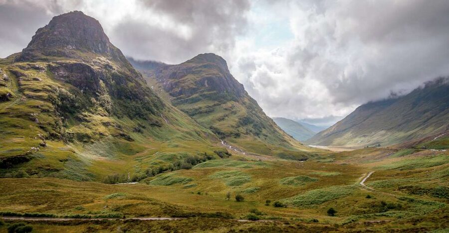 From Edinburgh: Loch Ness, Glencoe, and Inverness Tour - Meeting point on the Royal Mile: how to start without stress