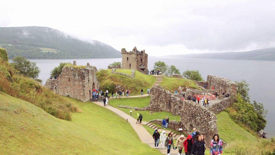 From Edinburgh: Loch Ness & Inverness Tour in Spanish - Inverness for one hour: the Highland Capital, but with time to breathe