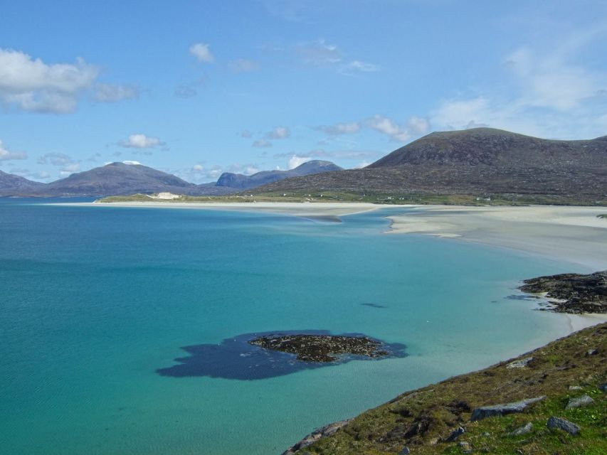 From Edinburgh: Outer Hebrides & Isle of Skye 6-Day Tour - Day 4: Harris Tweed country and Luskentyre’s white sand