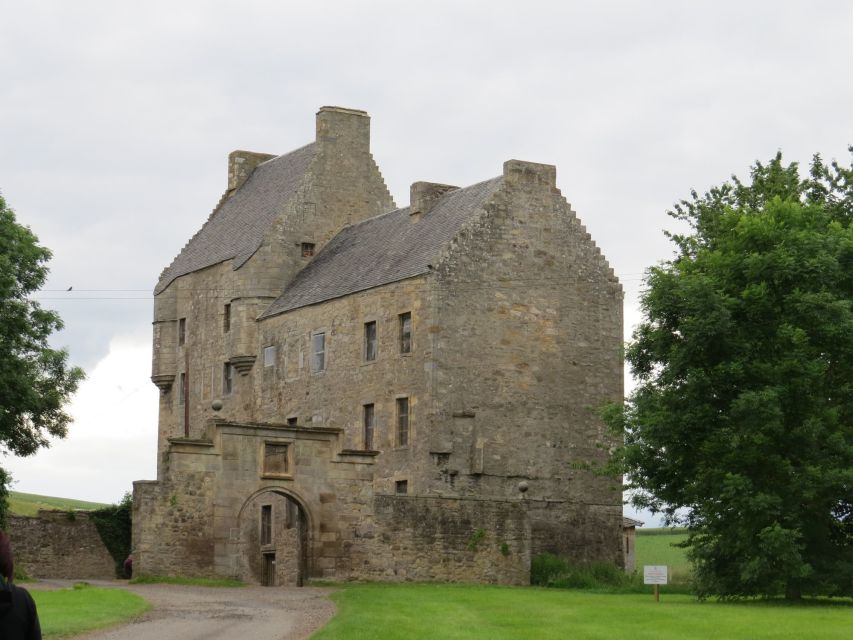 From Edinburgh: Outlander Adventure Day Tour with Entry - Blackness Castle: The Stone Ship, the Ramparts, and Jack Randall’s Shadow