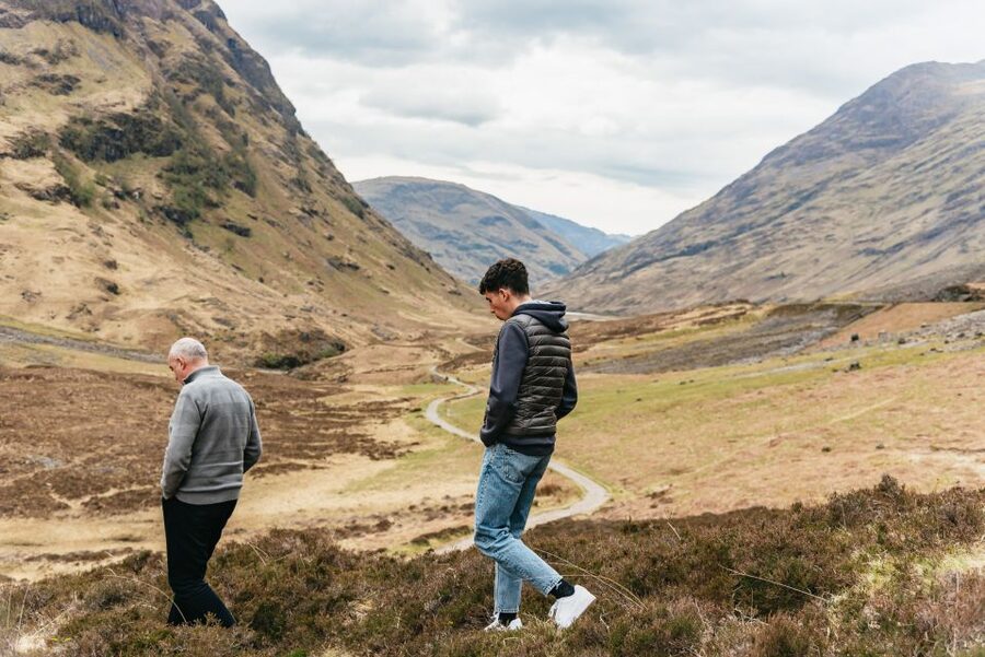 From Edinburgh: Outlander Experience 2-Day Tour - Claire and Jamie on the clock: what this 33-hour tour really delivers