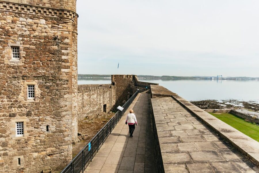 From Edinburgh: Outlander Experience 2-Day Tour - Glen Coe, a fast Loch Ness window, and the Inverness arrival
