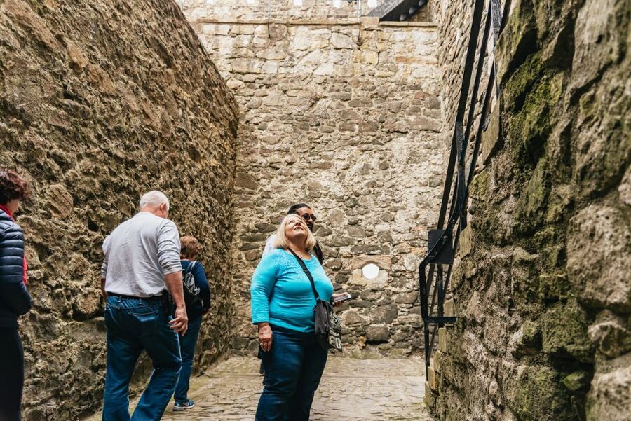 From Edinburgh: Outlander Experience 2-Day Tour - Clava Cairns and Culloden: when the show connects to real consequences