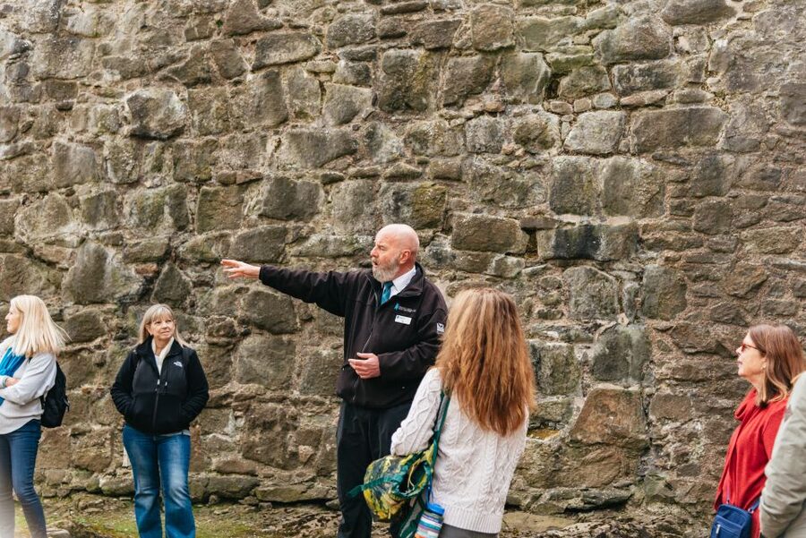 From Edinburgh: Outlander Experience 2-Day Tour - Living history at the Highland Folk Museum and Outlander towns that feel like set pieces