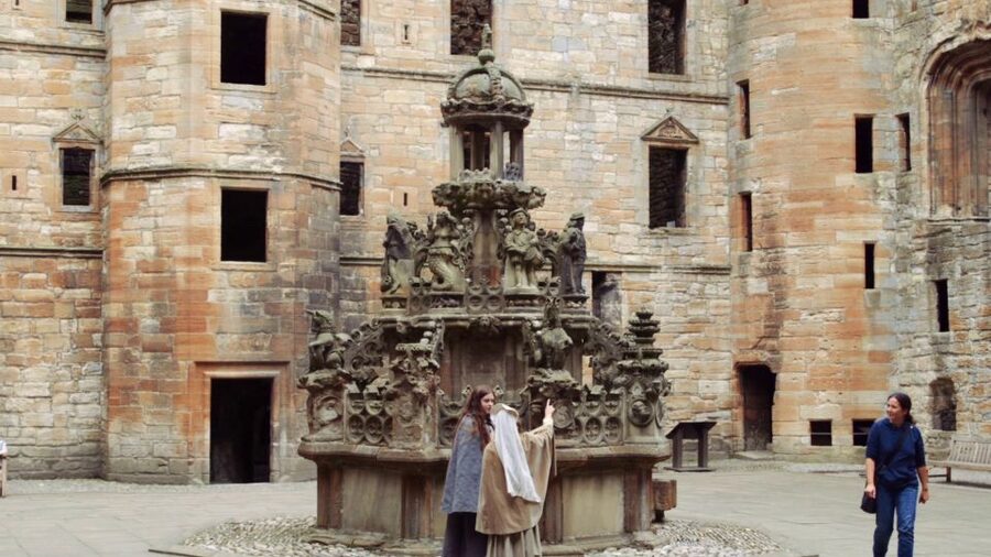 From Edinburgh: Outlander Full-Day Tour in Spanish - Doune Castle: a huge fan favorite when you have real time to wander