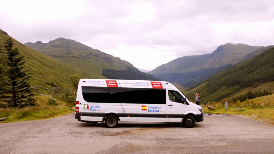 From Edinburgh: Scottish Castles Tour in Spanish - Stonehaven Break: Lunch on Your Own and a Real Coastal Pause