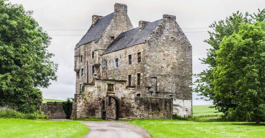 From Edinburgh: The Outlander Experience Guided Tour - From Apex Waterloo Place to an 8-Hour Outlander Route