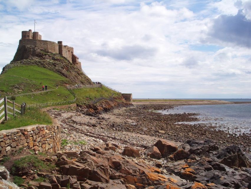 From Edinburgh: Viking Coast & Alnwick Castle Day Tour - Who this day trip suits best