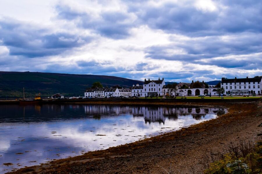 From Edinburgh: West Highland Lochs and Castles Day Trip - The playful breaks: Green Welly and King’s Knot