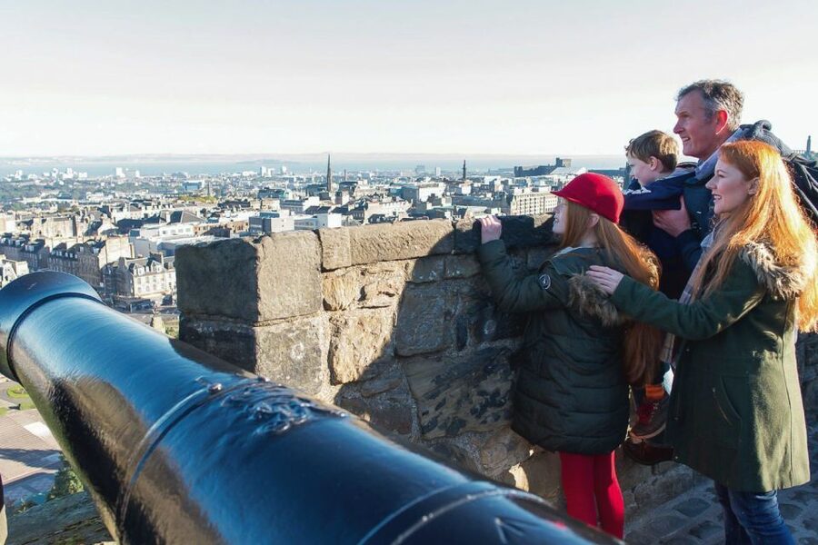 From London: Day Trip to Edinburgh by Rail with Castle Entry - Open-top bus tour: how to use the hop-on hop-off route smartly
