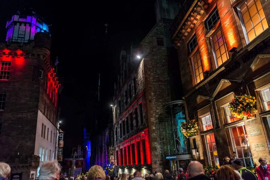 Full-Day Edinburgh Military Tattoo & Scottish Highlands Tour - Audio guides in 6 languages: how to follow the story without losing the day