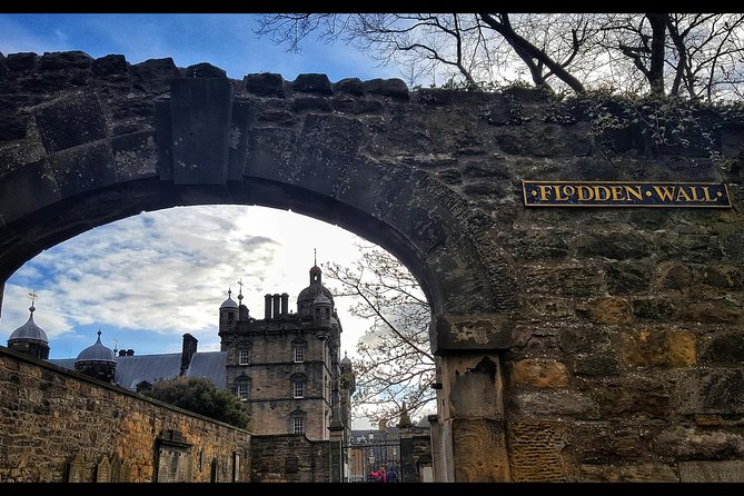 Ghost Tour in Spanish - Quick hits before you meet the shadows