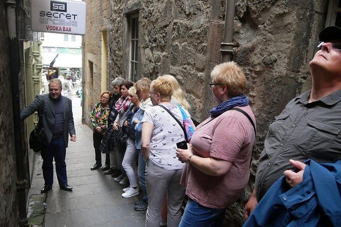 Guided Edinburgh Private Walking Tour - Holyroodhouse: outside viewing by default, interior only if you want more tickets