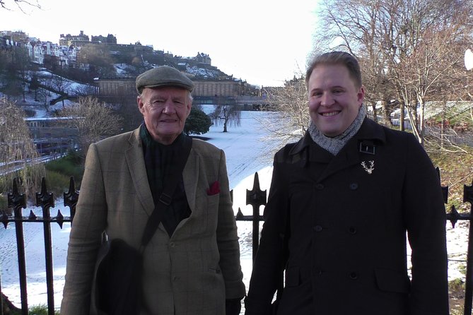Guided Edinburgh Private Walking Tour - National Galleries Scotland stop: optional and smart if weather turns