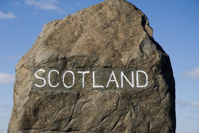 Hadrian's Wall & The Borders Tour from Edinburgh Incl. Admission - The guide can change everything on this kind of day