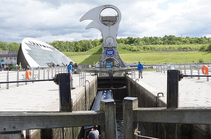 Half day Private Kelpies and Falkirk Wheel tour - What you get in the private tour format (and why it matters)
