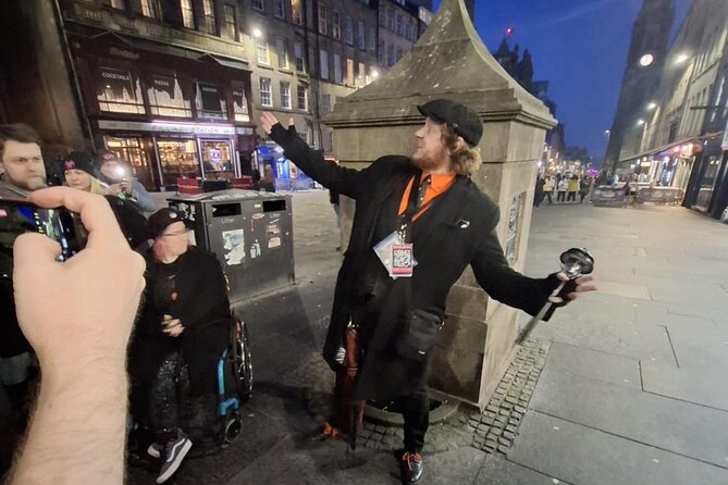 Haunted Histories walking Tour - Stop 3: Mercat Cross and the city’s bloodier entertainment