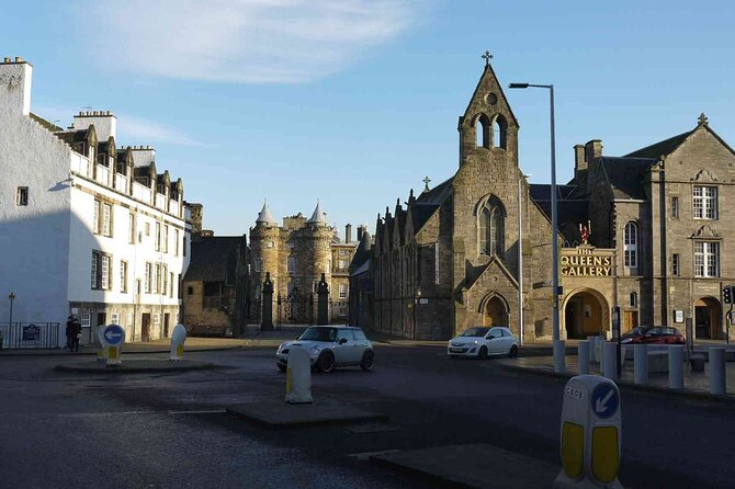 Highlights from the Royal Mile: A Self-Guided Audio Tour - Old Tolbooth Wynd and St Giles Cathedral: the civic center of drama