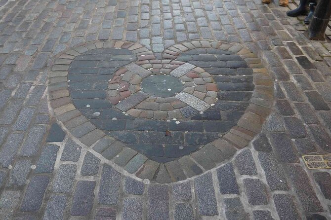 Highlights from the Royal Mile: A Self-Guided Audio Tour - John Knox, Mary Queen of Scots, and the big-name turning points