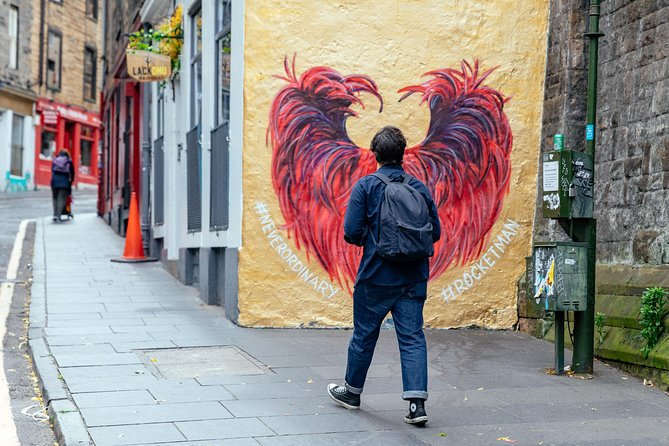 Highlights & Hidden Gems With Locals: Best of Edinburgh Private Tour - How Guides Add Extra Stops: Closes, Cemeteries, and Quiet Side Streets