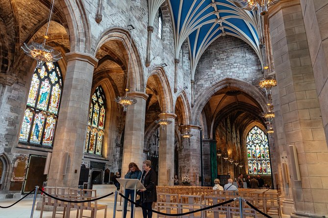 Highlights & Hidden Gems With Locals: Best of Edinburgh Private Tour - Your Included Local Drink/Tasting: Small Cost, Smart Payoff