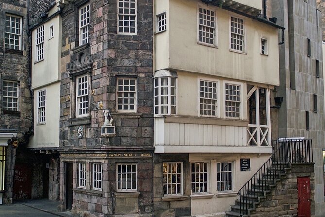 Historic Edinburgh and Rosslyn Chapel Full-Day Private Tour in a Premium Minivan - Edinburgh Castle: the 1 o’clock moment plus the honors