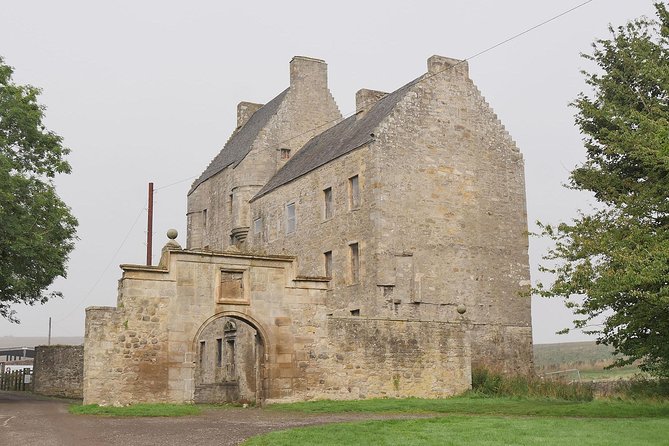 Jamie Fraser Outlander tour to Lallybroch tours Edinburgh - Price and Value: Is $605.56 Per Group Actually Fair?