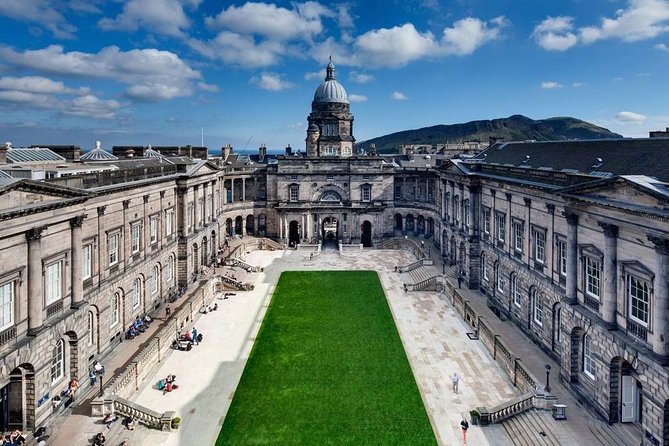 JK Rowling’s Edinburgh & the Writing of Harry Potter 4½hrs - Where the story starts: Wellington Monument and the Balmoral’s plot hook