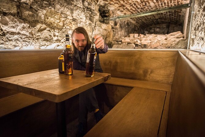 Luxury Whisky Tasting in Edinburgh's Underground Vaults | 90min - Edinburgh’s Lost Close: Whisky beneath the Old Town streets