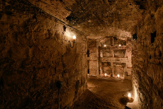 Multi-Sensory Night Walking Tour with Haunted Vaults in Edinburgh - First Stop: Mercat Cross and the Dark Walk to the Royal Mile