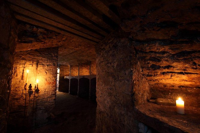 Multi-Sensory Night Walking Tour with Haunted Vaults in Edinburgh - Small-Group Energy (Max 18) and What That Changes for You