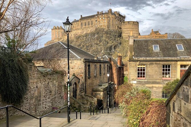 Old Edinburgh Private Walking Tour - A private 90-minute Old Town walk that feels tailored