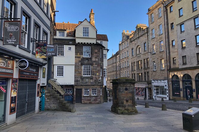 Old Edinburgh Private Walking Tour - Why John Knox House is the perfect start