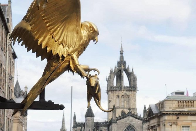 Old Town Walking Tour History and Tales in Edinburgh - Finding the Start Near 192 High St and Ending by the Royal Mile