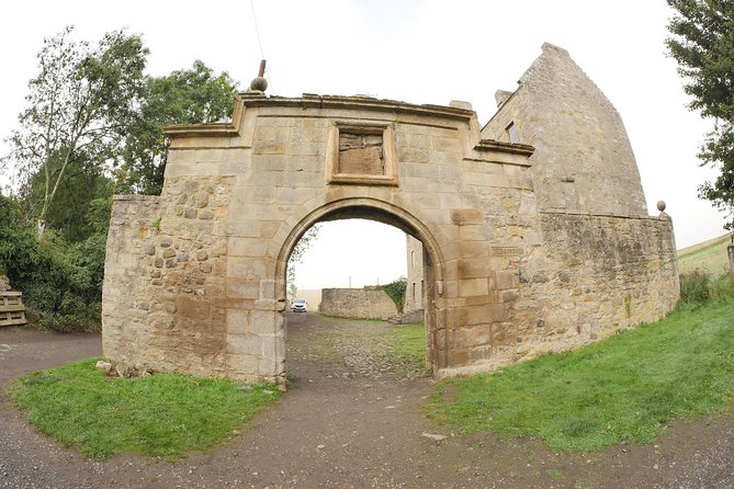 Outlander Blood of my Blood 3 location day tours from Edinburgh - Doune Castle as Castle Leoch: 1 hour in a film-ready fortress