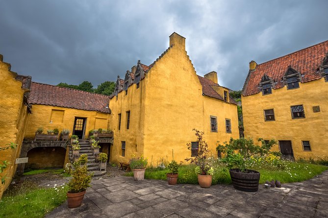Outlander Film Locations Day Trip from Edinburgh - Culross for Cranesmuir: the witch-trial village you can walk for real