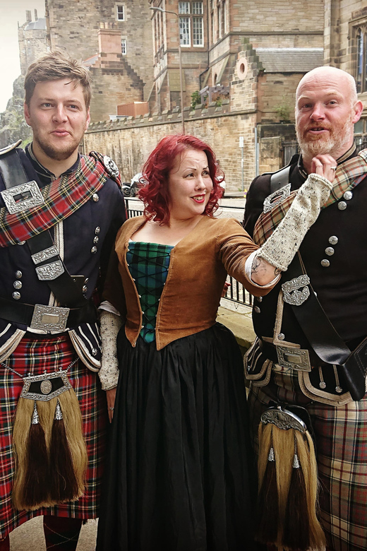 Outlander's Scotland Tour - Rebel Jacobite Tour - Old Town secret closes: the Edinburgh locals actually use