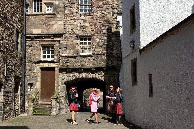 Outlander Walking Tour of Edinburgh's Old Town - Holyrood Palace: Bonnie Prince Charlie plus the timing reality