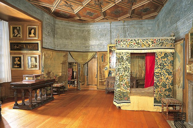 Palace of Holyroodhouse Admission Ticket - Grounds, chapel spaces, and the Arthur’s Seat payoff
