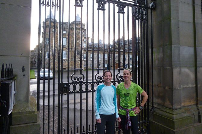 Panoramic Running Tour of Edinburgh - Palace Week and Hanging-Site Tales: Short Stops, Sharp Storytelling