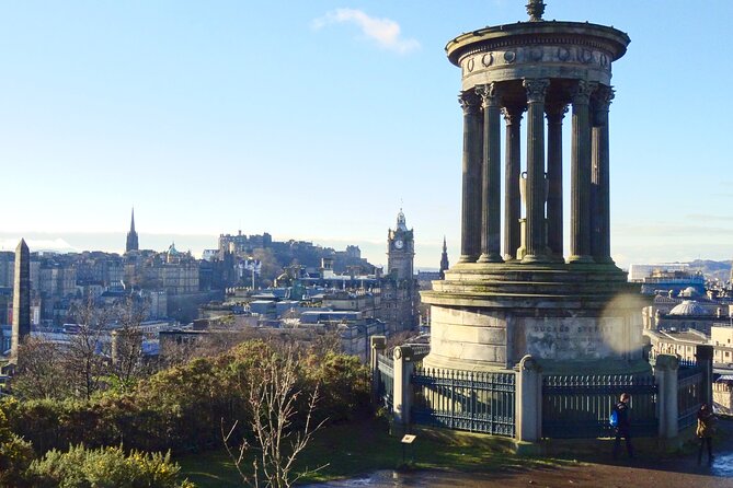 Private 4 Hour Tour of Edinburgh in a Spacious 6-seater Mercedes - Holyrood Palace, Arthur’s Seat, and the viewpoint rhythm of Edinburgh