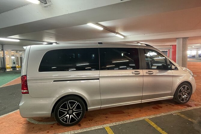 Private Airport Transfer from Edinburgh airport to Glasgow - What the Around-1-Hour Luxury Ride Means for Your Day