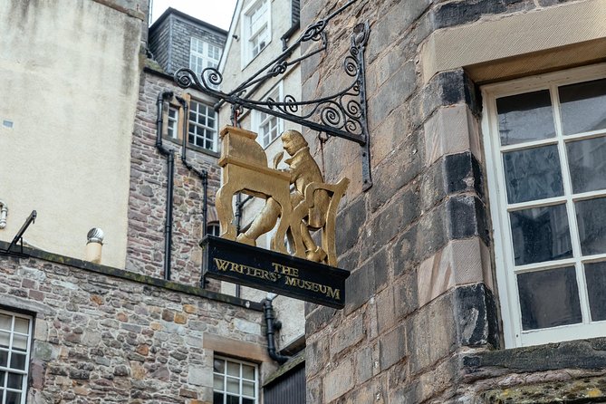 Private City Kickstart Tour: Edinburgh - Edinburgh Castle in 20 minutes: what you can and can’t do