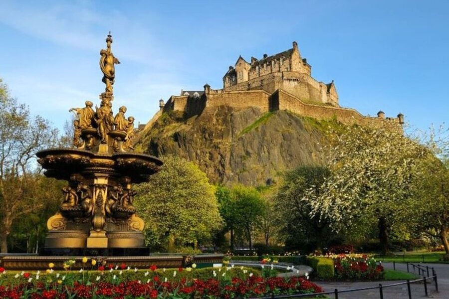 Private Custom Tour with a Local Guide in Edinburgh - Getting Oriented Fast: Meet Your Guide in Edinburgh